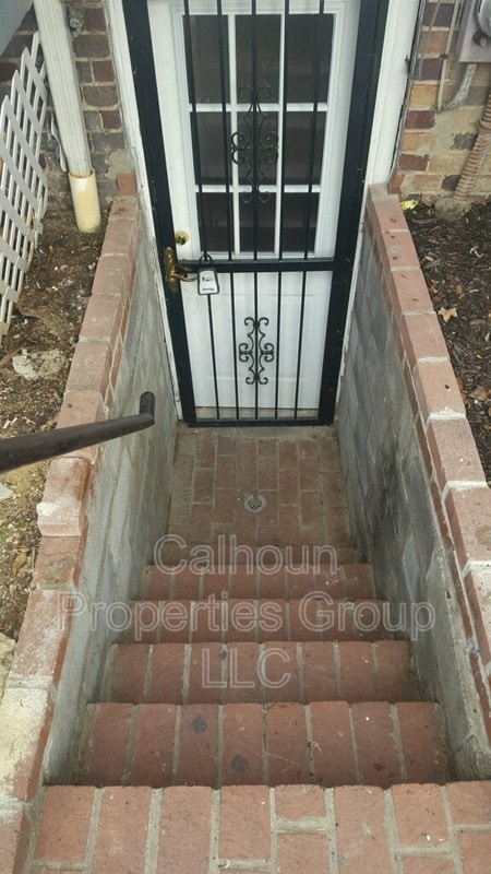 Building Photo - 725 Fairmont St NW