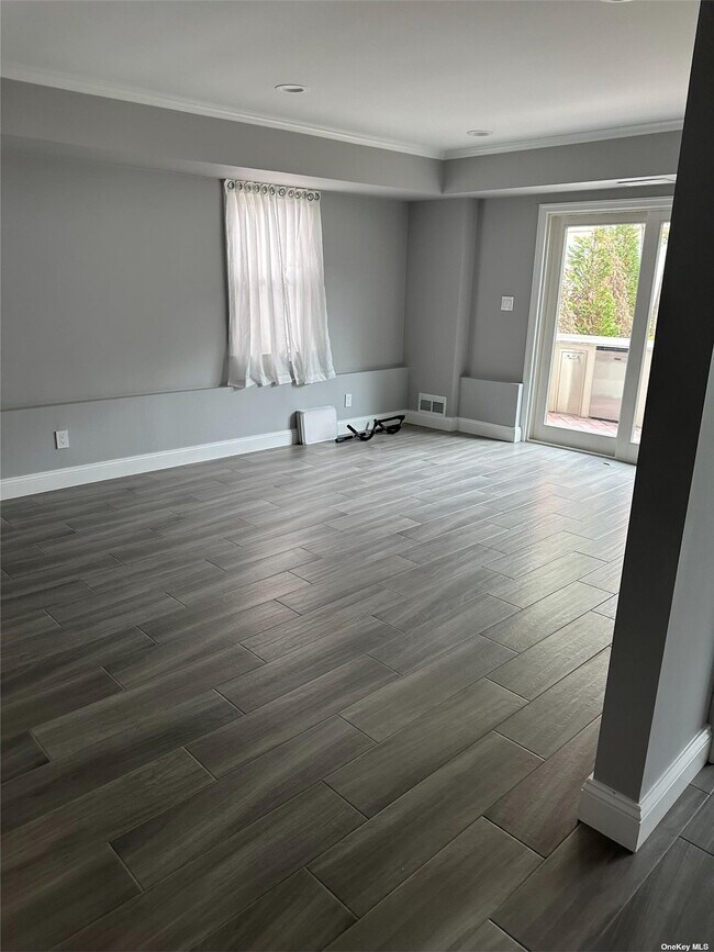 Foto del edificio - 141-64 South Dr