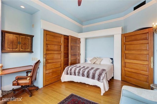 Building Photo - 1 br, 1 bath  - 4900 Saint Charles Ave Apt 4E