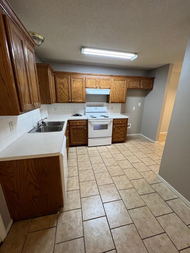 Building Photo - 1820 Ingalls Ln