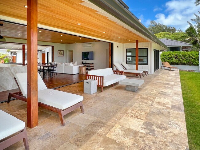 Building Photo - Modern Beachfront Estate w/Private Pool/Sp...
