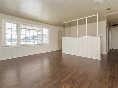 Building Photo - 141 Rosewood Dr