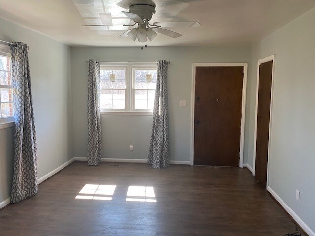 Building Photo - 121 Norris Ct
