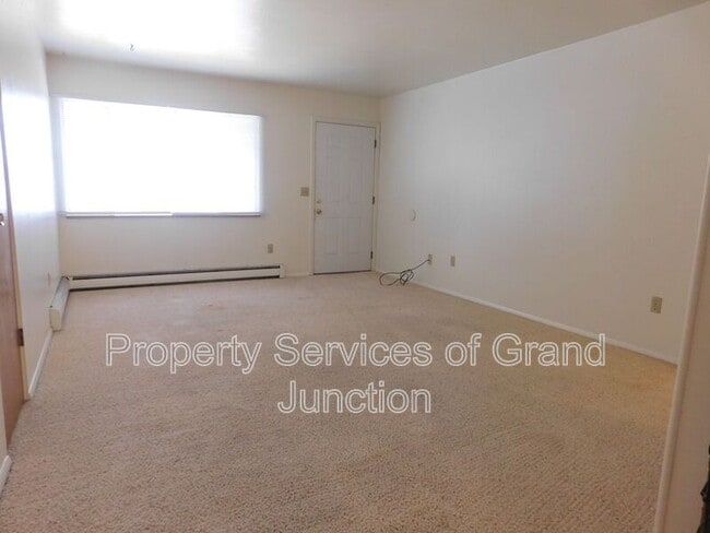 Foto del edificio - 2860 Elm Cir