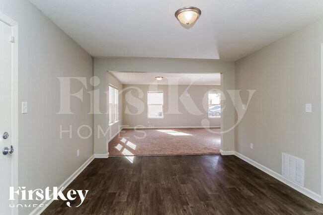 Foto del edificio - 3243 Grove Berry Ln