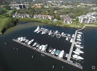 Building Photo - 1660 12 Oaks Way