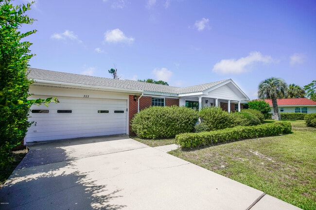Building Photo - 323 Greenwood Cir