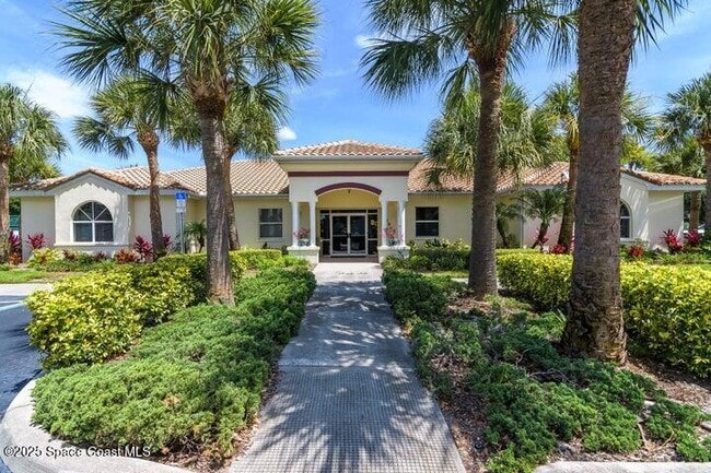 Foto del edificio - 8891 Lake Dr