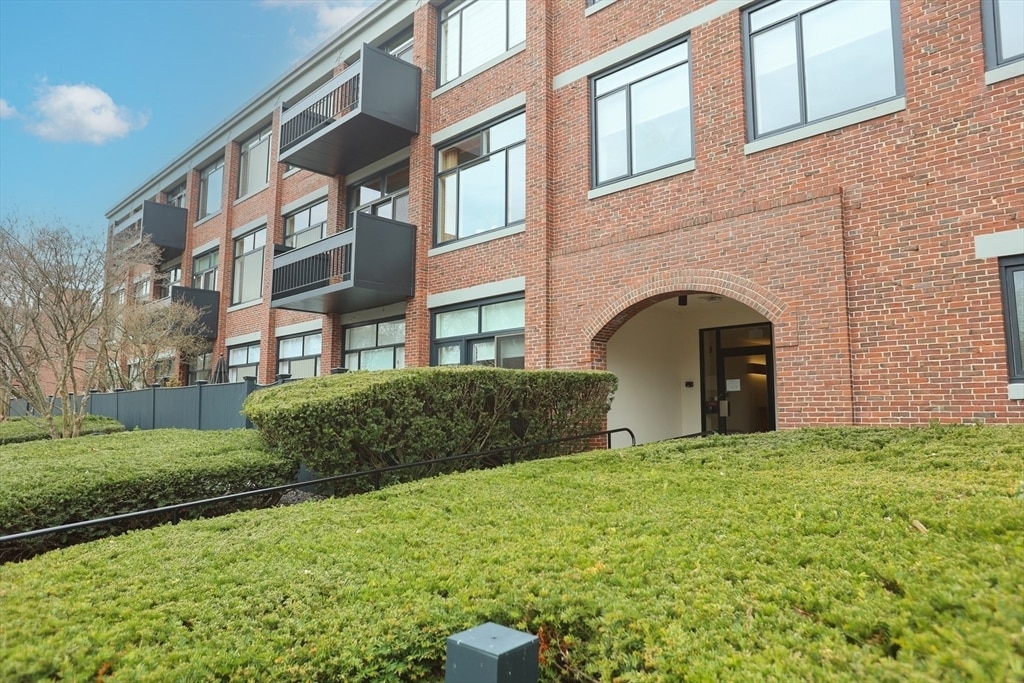 100 Keyes Rd Unit 220, Concord, MA 01742 Condo for Rent in Concord