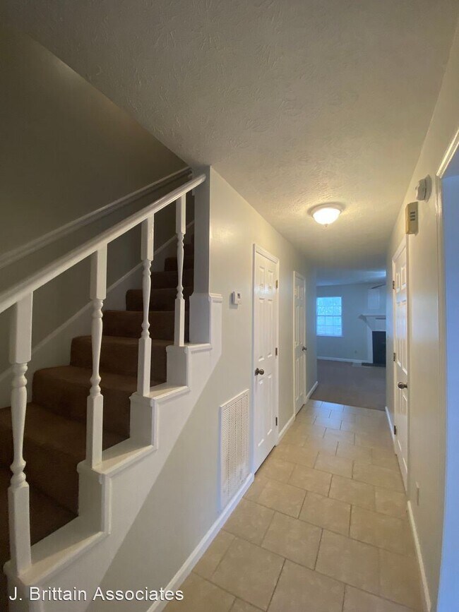 Foto del edificio - 2 br, 2.5 bath House - 5806 Woodgate Circle
