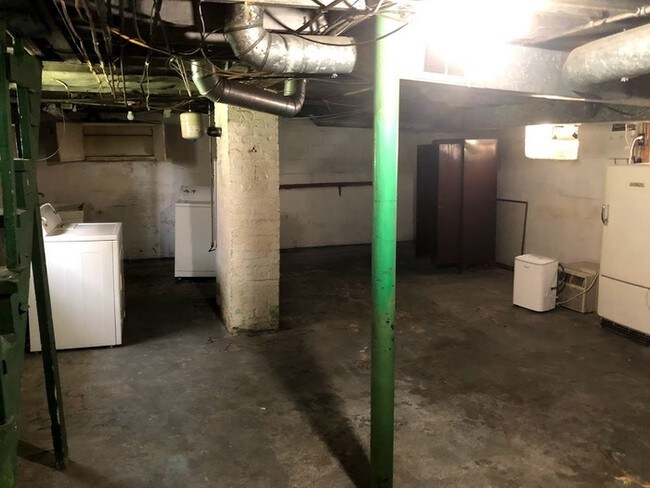 Building Photo - Beautiful 3BR Home in Carrick!