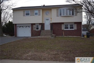 Building Photo - 5098 Scott St
