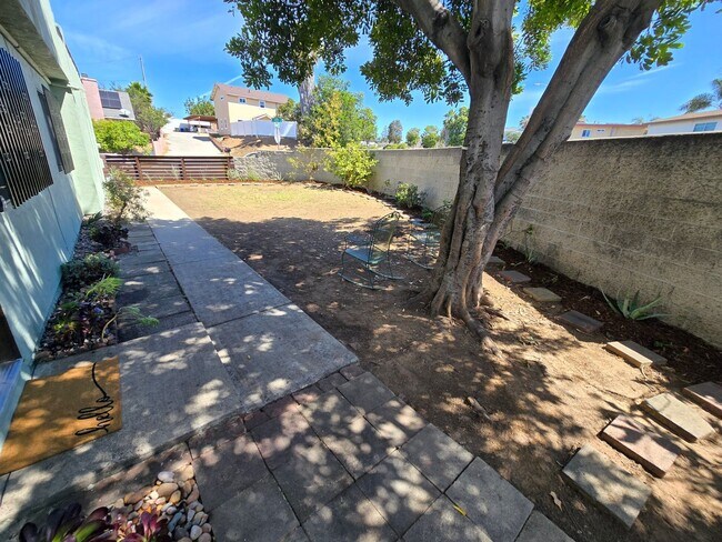 Foto del edificio - Upgraded National City 4-Br. + 2-car Garage