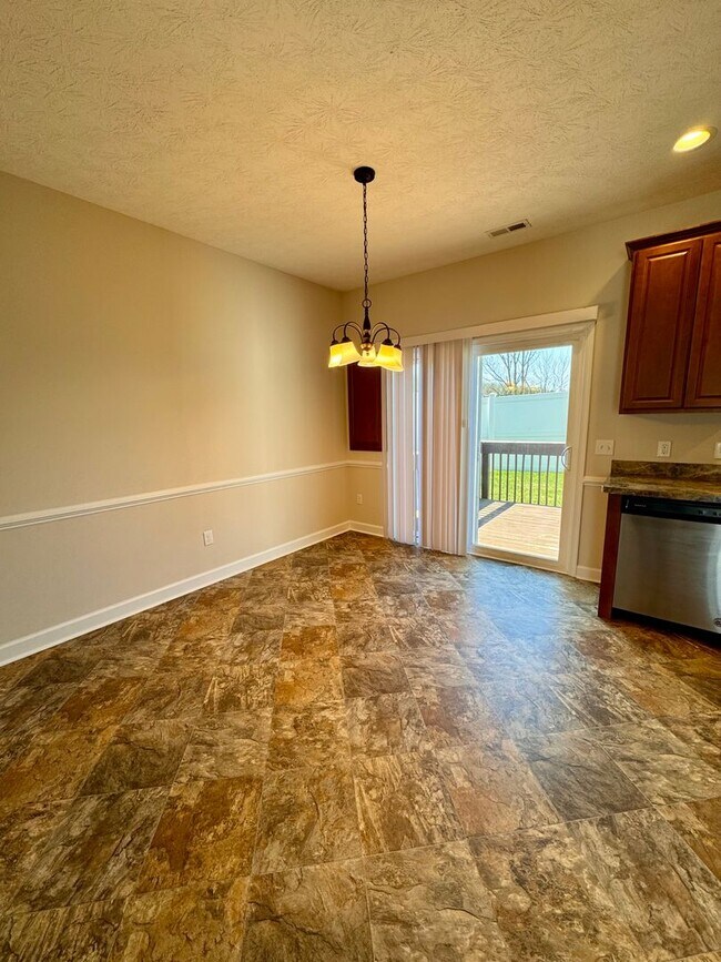 Foto del edificio - Townhouse for Rent in Cedar Point