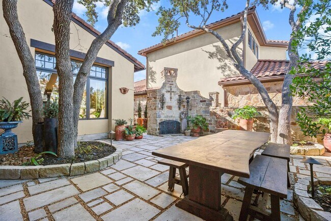 Building Photo - 13240 Villa Montana Way
