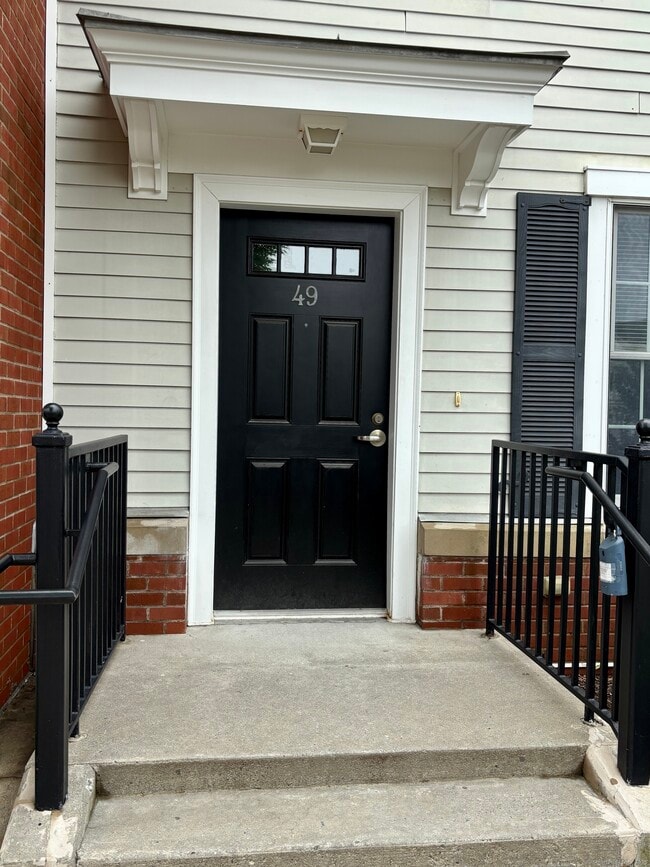 Building Photo - 49 Fairgate Dr