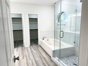 Building Photo - 4226 Roaring Rapids Dr