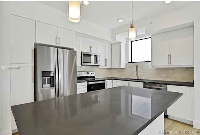 Foto del edificio - 8580 NW 102nd Ave