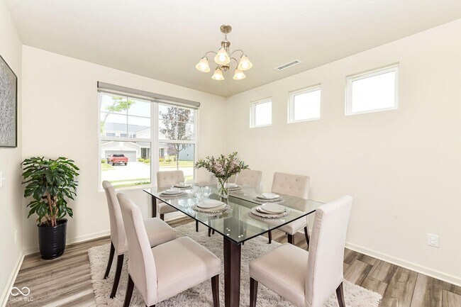 Foto del edificio - 7101 Oak Trce Ln
