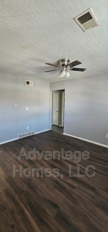 Building Photo - 711 N 70th St