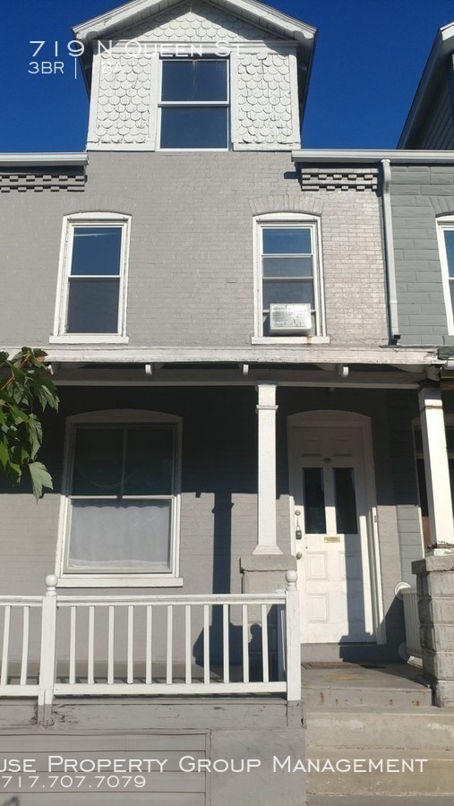 Building Photo - 719 N Queen St