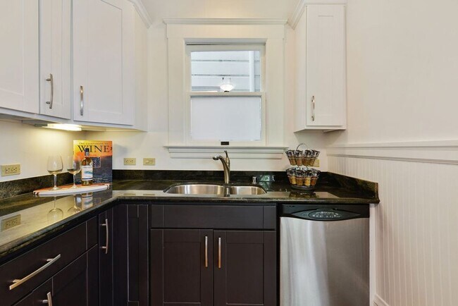 Foto del edificio - 151 Russ St