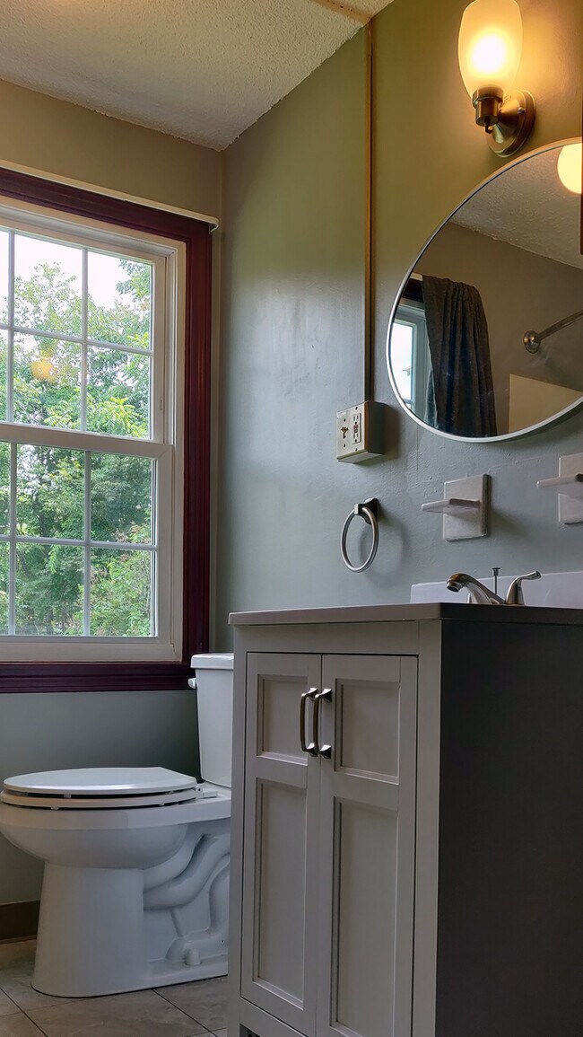 bathroom - 8 Foote Rd