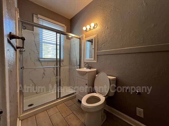 Foto del edificio - 410 E 14th St