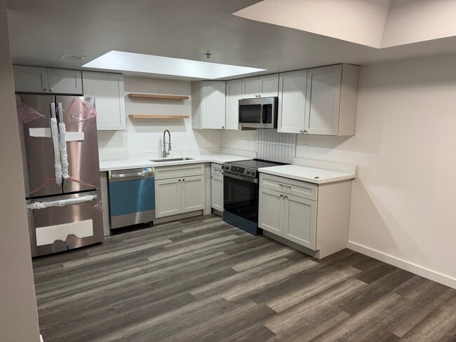 Building Photo - 8155 E Roosevelt St