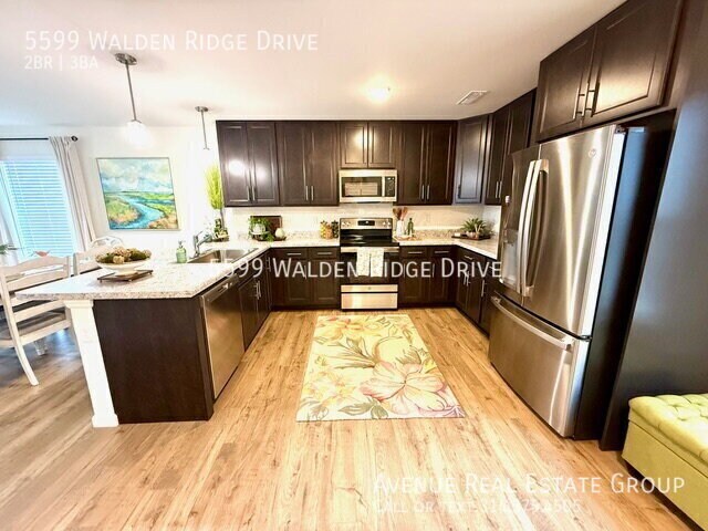 Foto del edificio - 5599 Walden Ridge Dr