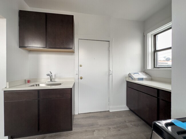 Foto del edificio - 1536 N Kedzie Ave