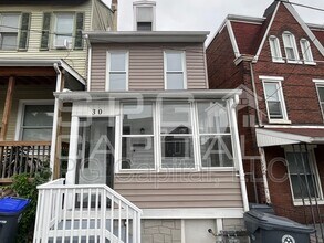 Building Photo - 30 Chestnut St