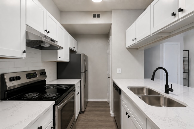 Building Photo - The Villas at Oxmoor Farms