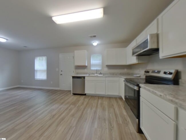 Building Photo - 316 Cedar Ridge