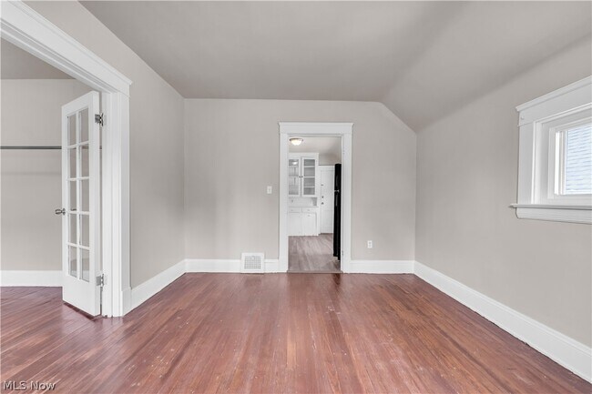 Building Photo - 2508 Montclair Ave