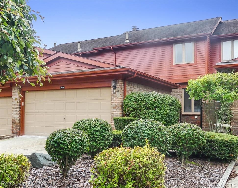 876 Greenview Crt, Rochester, MI 48307 Condo for Rent in Rochester