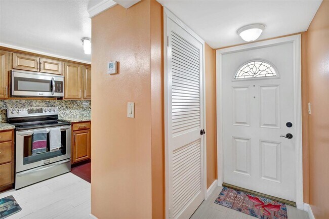 Foto del edificio - 8980 S Hollybrook Blvd