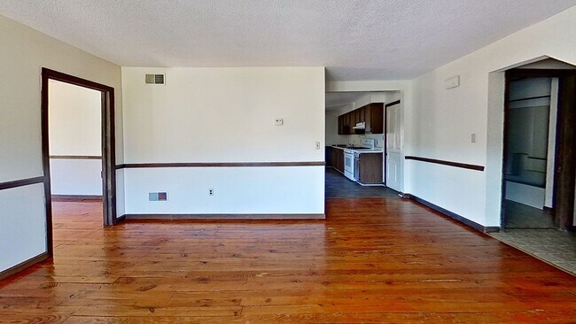 Foto del edificio - Third-Floor Apartment