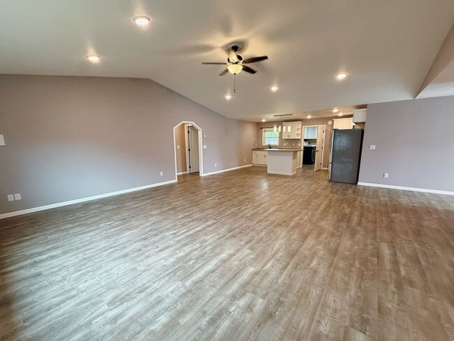 Building Photo - Modern 3-Bedroom Ranch Home w/ garage for Rent - Near Fort Wainwright