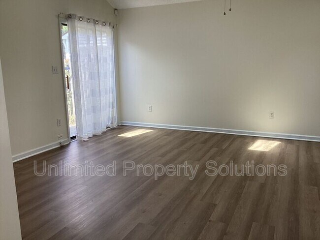 Foto del edificio - 1196 Shipyard Blvd