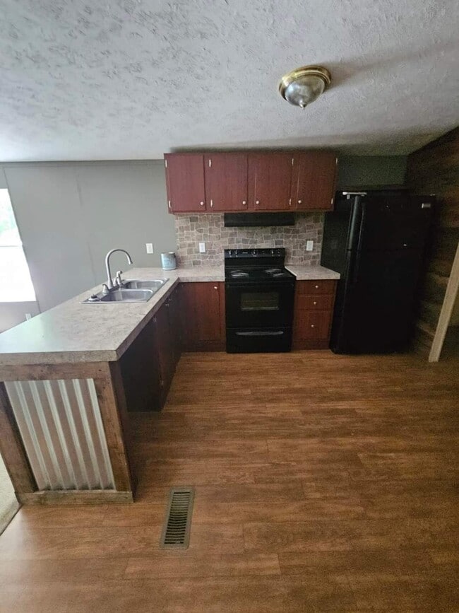 Building Photo - Fairgarden Circle Subdivision