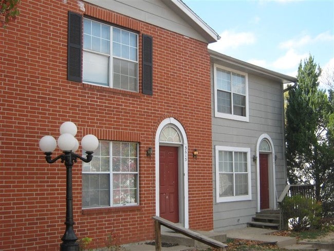 Building Photo - 3622 N Chouteau Trfy