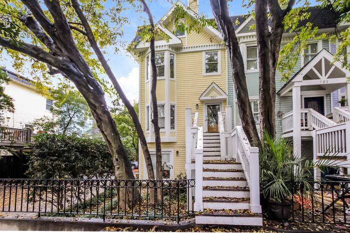 Foto principal - Elegant Townhome