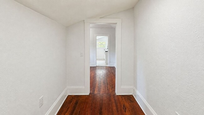 Building Photo - 128 Orange Ave