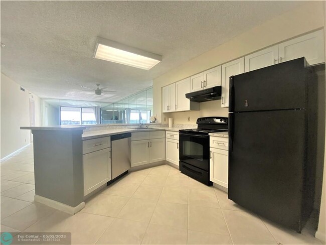 Building Photo - 2221 Cypress Island Dr