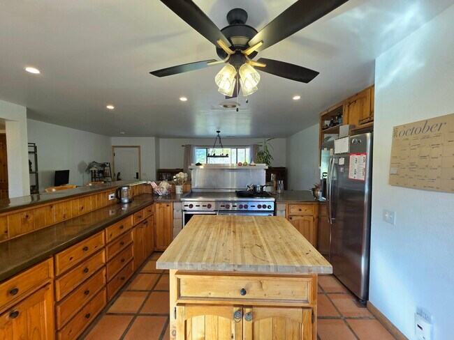 Foto del edificio - 2029 Willow Glen Rd