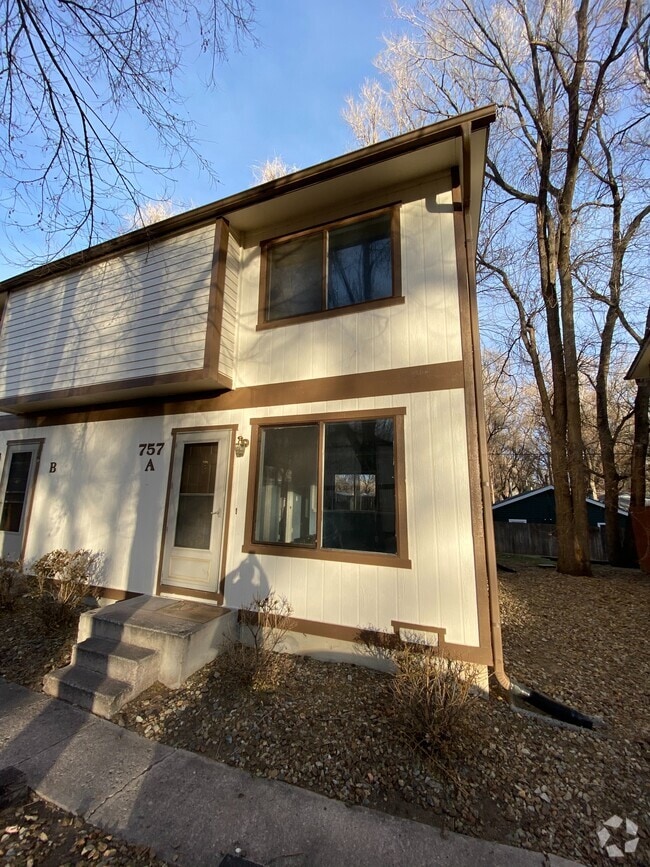 Building Photo - 757 Alexander Rd