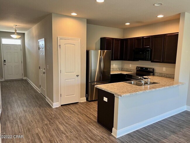 Building Photo - 5836 Callaway Cir