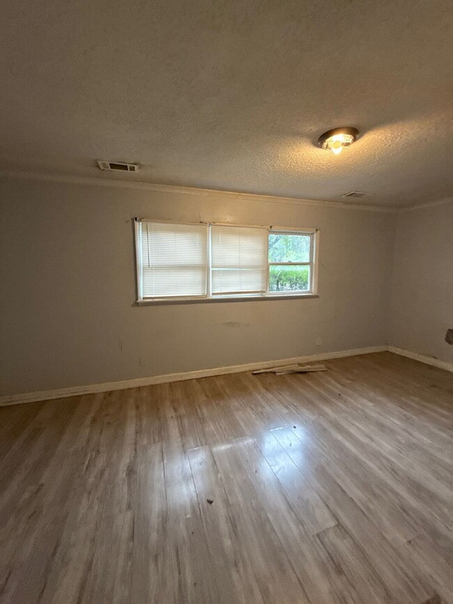 Photo - 719 Craft Rd Apartment