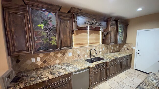 Foto del edificio - Beautiful 4 Bedroom - 2.5 Bath with Lots of Bonuses - Gilbert